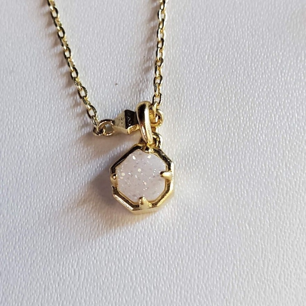 Kendra Scott Nola Gold Short Pendant Necklace in White Drusy Iridescent Sparkle - Picture 5 of 8